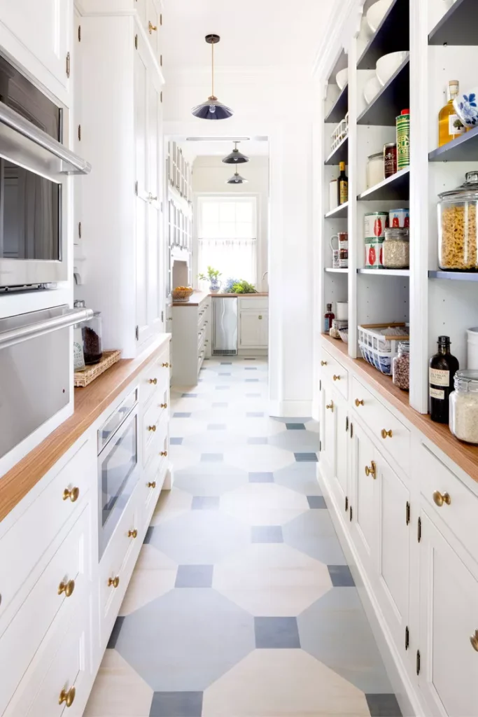 Include a Walk-In Pantry